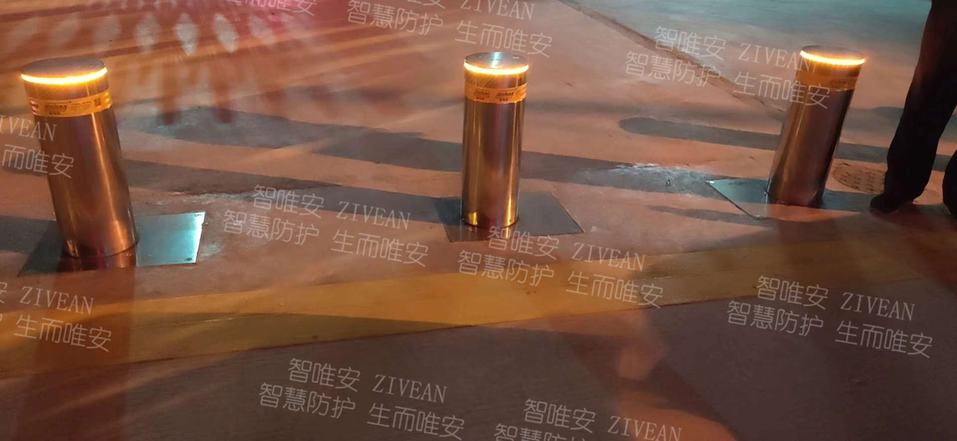 升降柱夜间灯光效果